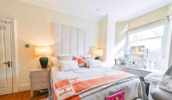 3 Bedroom Flat For Sale In Abbey Gardens, London, NW8