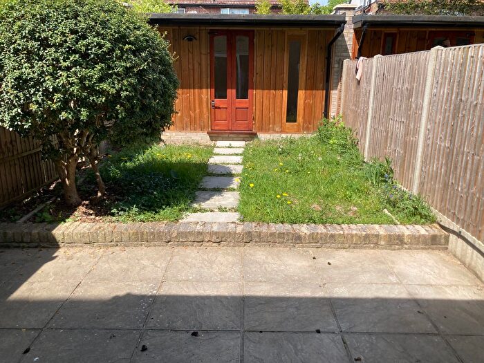3 Bedroom Flat To Rent In Very Near Gunnersbury Crescent Area, Acton Town, W3