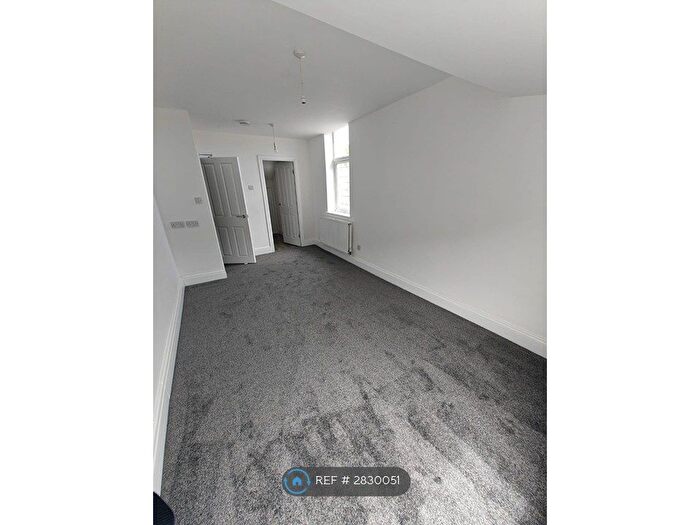 2 Bedroom Flat To Rent In Main St, Frodsham, WA6
