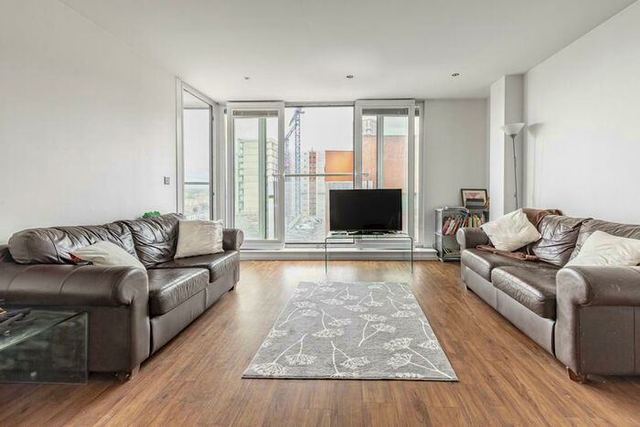 2 Bedroom Apartment To Rent In The Oxygen, Royal Victoria Dock, E16