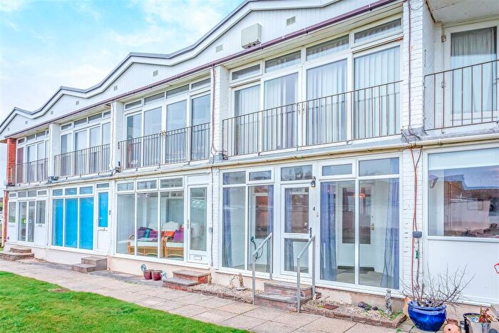 1 Bedroom Apartment To Rent In Kingfisher Court, West Bay, DT6