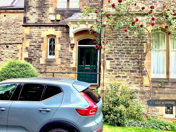 2 Bedroom Flat To Rent In Collegiate Crescent, Sheffield, S10