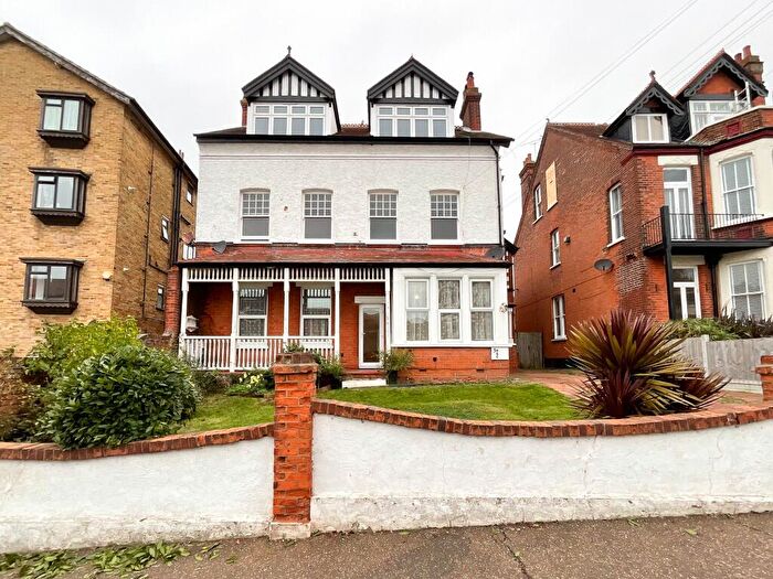 2 Bedroom Apartment To Rent In Cobham Road, Westcliff-on-Sea, SS0