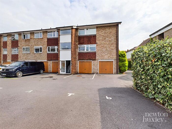 2 Bedroom Apartment To Rent In Hillbrow Road, Esher, KT10