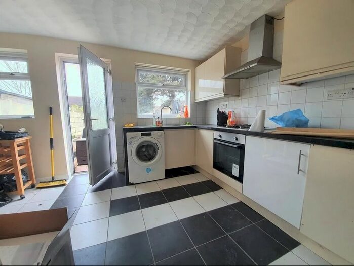 2 Bedroom Property To Rent In School Road, Dagenham, RM10