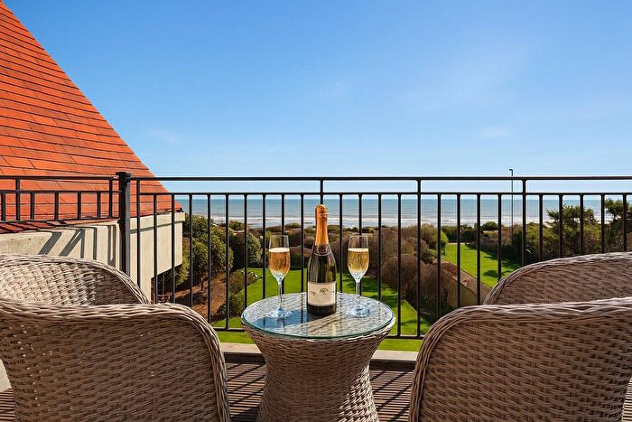 3 Bedroom Flat To Rent In West Parade, Worthing, BN11