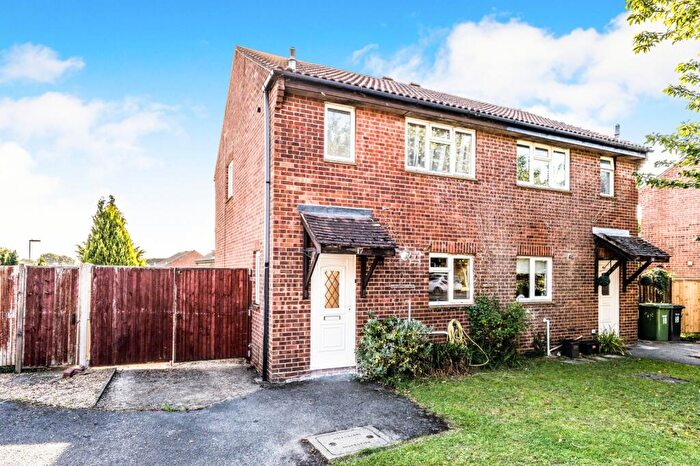 3 Bedroom Semi Detached House To Rent In St. George Close, Bursledon, Southampton, SO31