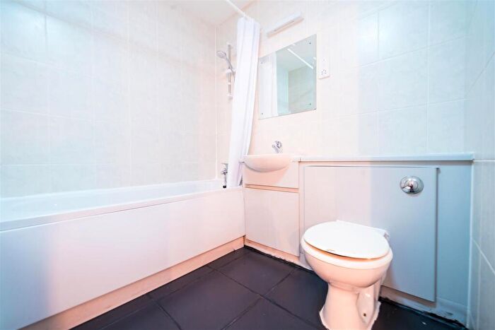 2 Bedroom Apartment To Rent In Montana House City Centre, M1
