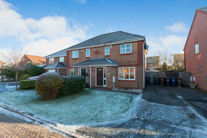 3 Bedroom Semi-Detached House To Rent In Neath Close, Walton-Le-Dale, Preston, PR5