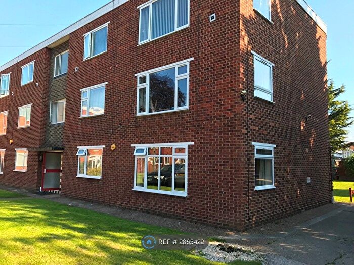 2 Bedroom Flat To Rent In Woodlands Grove, Isleworth, TW7