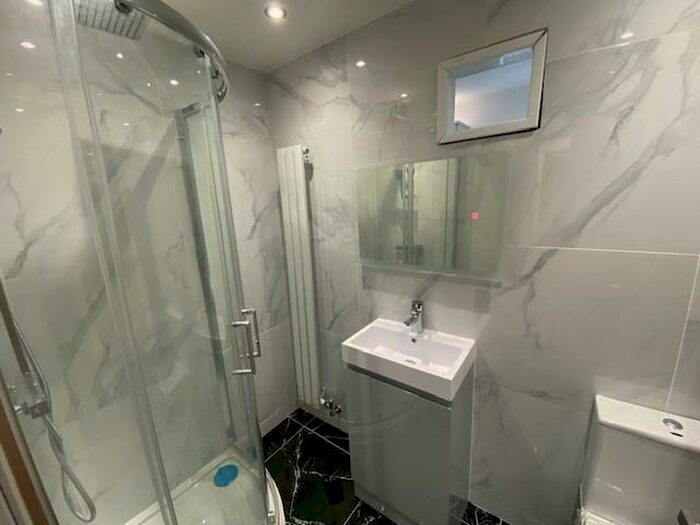 Studio To Rent In Aigburth Road, Liverpool, L17