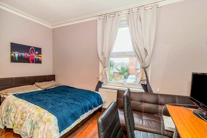 5 Bedroom Terraced House To Rent In Fraser Road, Southsea, Hampshire, PO5