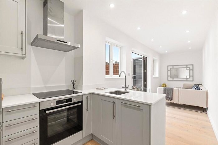 1 Bedroom Apartment For Sale In Northcote Road, London, SW11