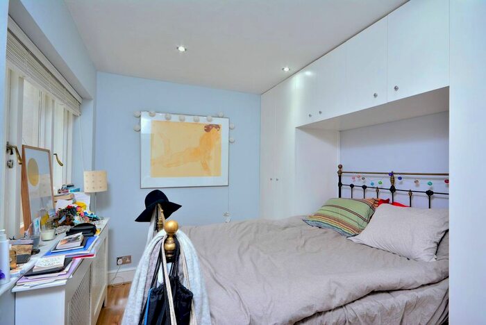 2 Bedroom Flat To Rent In Carrington Street, Mayfair, London, W1J