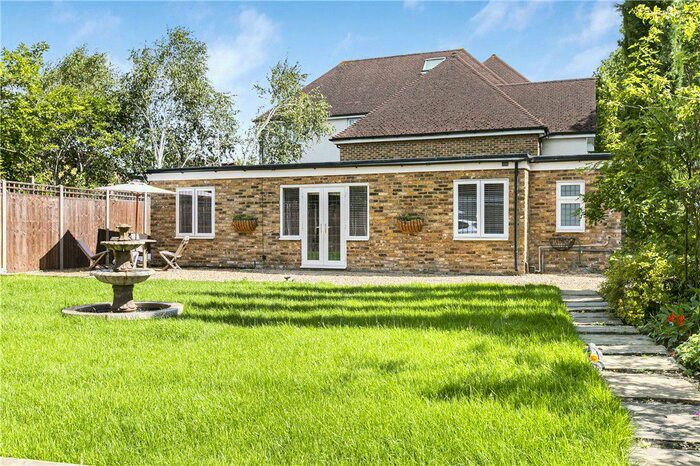 2 Bedroom Maisonette To Rent In London Road, Englefield Green, Egham, Surrey, TW20