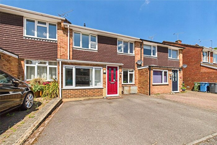 3 Bedroom Terraced House For Sale In Highwood Close, Yateley, Hampshire, GU46