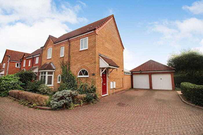3 Bedroom Detached House For Sale In Goodwin's Yard, Great Barford, MK44
