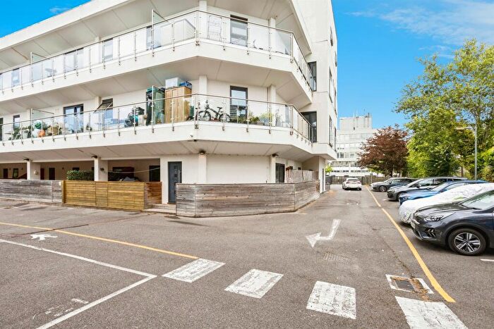 2 Bedroom Flat For Sale In Russell Way, Crawley, RH10