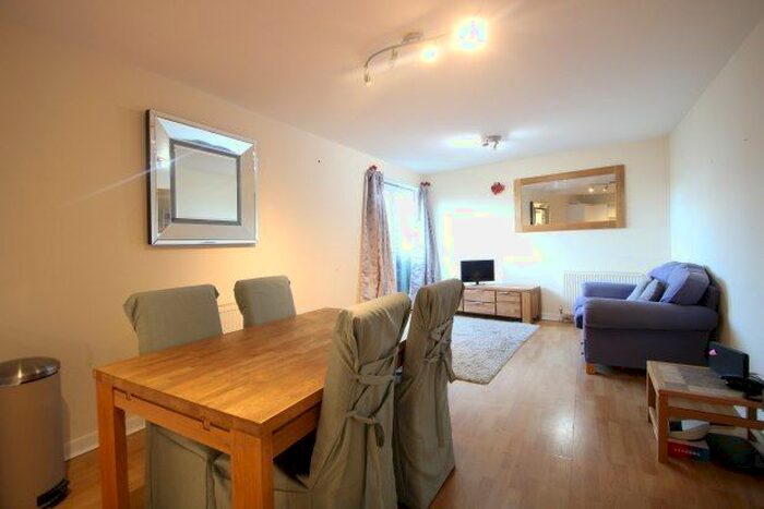 2 Bedroom Flat To Rent In Firpark Close, Glasgow, G31