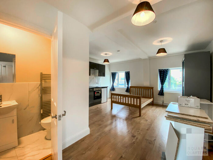 Studio To Rent In Holloway Road, Holloway, N7