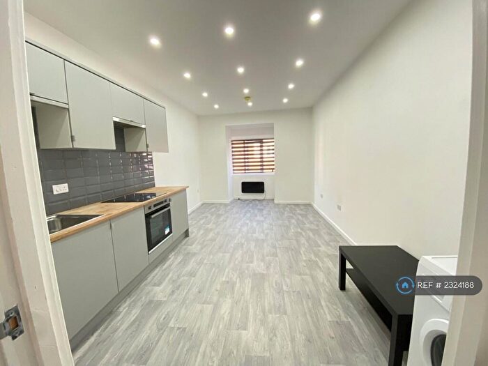 2 Bedroom Flat To Rent In Abbeydale Road, Sheffield, S7