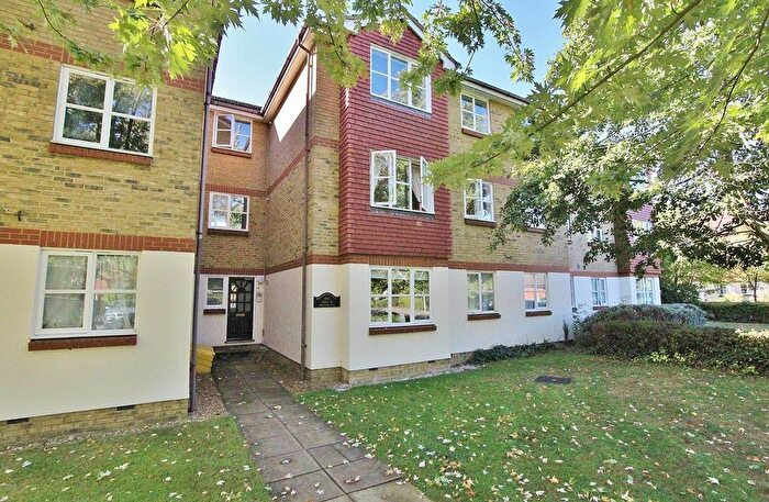 2 Bedroom Flat To Rent In Malting Way, Isleworth, TW7