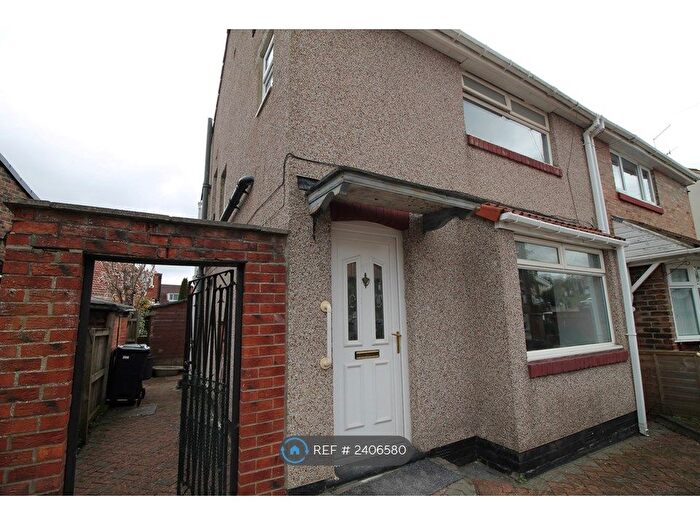 3 Bedroom Semi-Detached House To Rent In Knightside Gardens, Gateshead, NE11