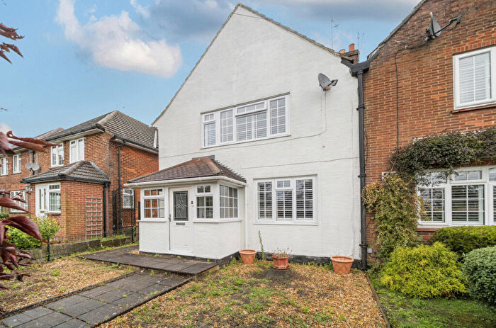 3 Bedroom Semi Detached House For Sale In Kingsclere Road, Basingstoke, Hampshire, RG21