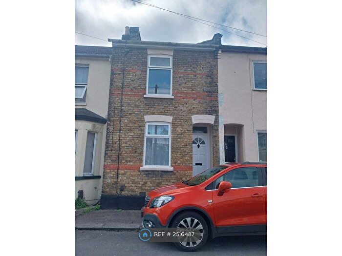 3 Bedroom Terraced House To Rent In Chamberlain Road, Chatham, ME4