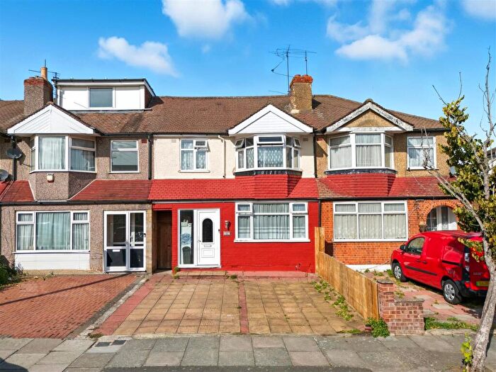3 Bedroom Terraced House For Sale In Forest Road, Enfield, EN3