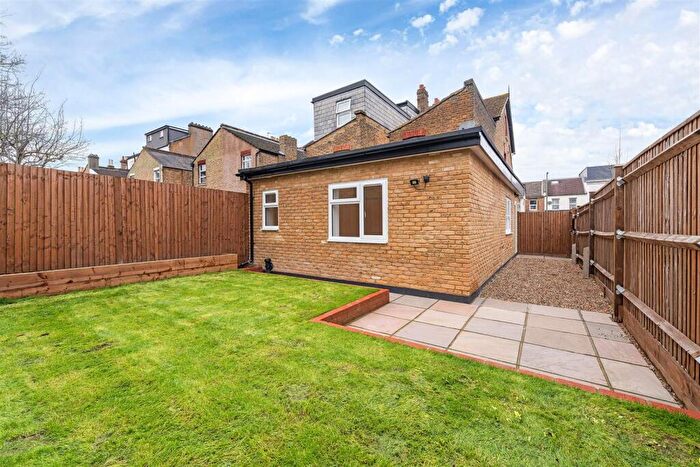 1 Bedroom Flat For Sale In Maple Road, Penge, Bromley, London, SE20