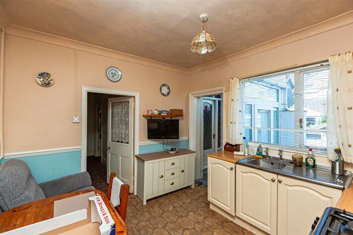 2 Bedroom End Terrace House For Sale In Lakefield Place, Llanelli, SA15