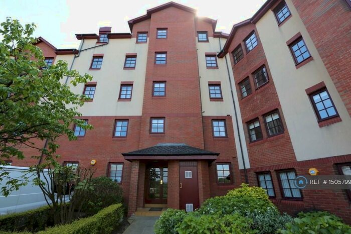 3 Bedroom Flat To Rent In Orchard Brae Avenue, Edinburgh, EH4