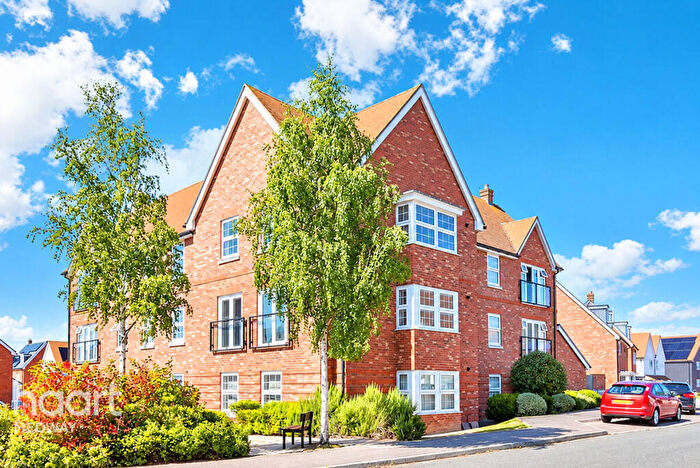 1 Bedroom Flat For Sale In Newcomen Lane, Rochester, ME1