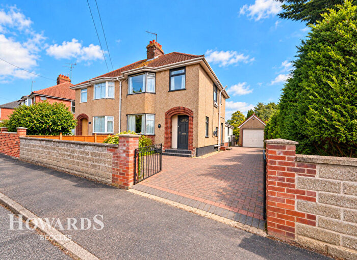 3 Bedroom Semi-Detached House For Sale In St Annes Road, Beccles, NR34