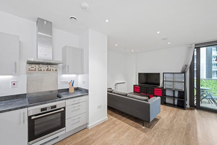 1 Bedroom Apartment To Rent In Macclesfield Road, EC1V