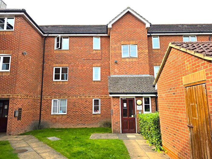 2 Bedroom Flat To Rent In Richard Hillary Close, Ashford, TN24