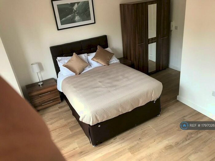 Studio To Rent In Hughenden Road, High Wycombe, HP13