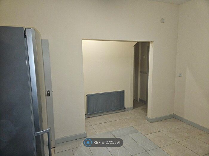 2 Bedroom Flat To Rent In Cliftonville, Cliftonville, CT9