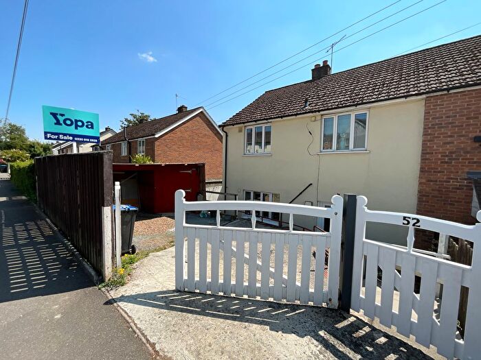 3 Bedroom Semi Detached House For Sale In Hurst Rise, Matlock, DE4