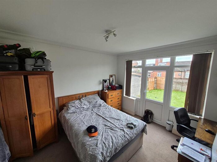4 Bedroom End Of Terrace House For Sale In Minster Road, Spon End, Coventry, CV1 - Photo 5