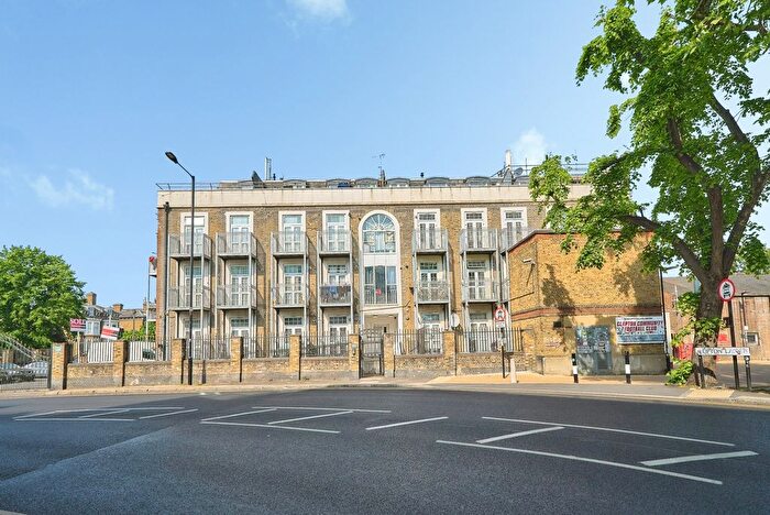 3 Bedroom Flat For Sale In Upton Lane, London, London, E7