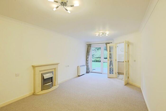 1 Bedroom Apartment For Sale In Hathaway Court, Stratford-upon-Avon, CV37