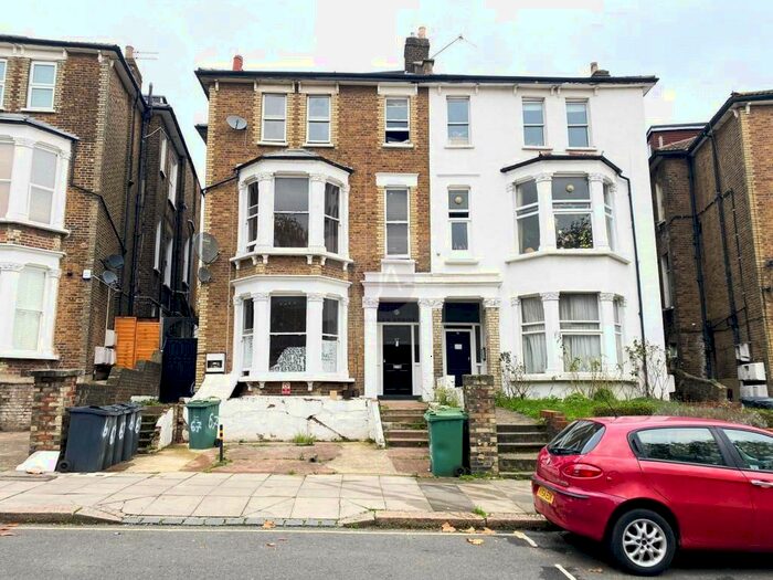 Apartment To Rent In Fordwych Road, Kilburn, London, NW2