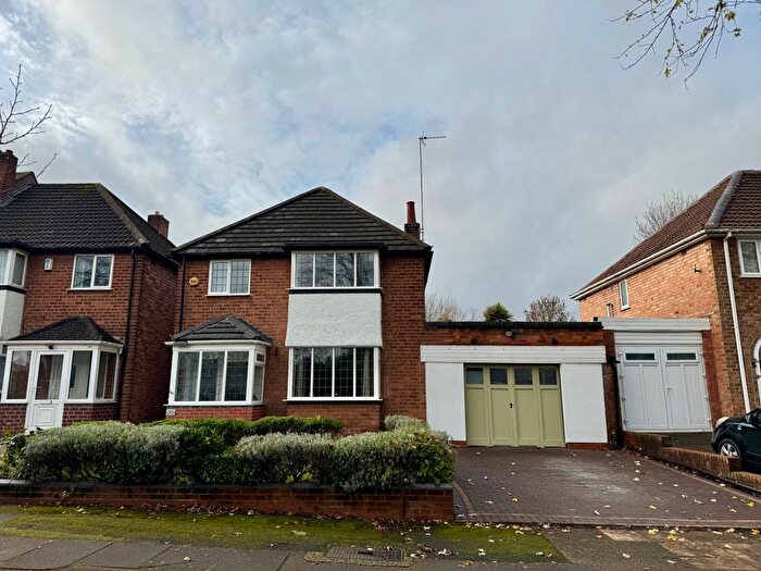3 Bedroom Detached House For Sale In Barrows Lane, Sheldon, Birmingham, B26