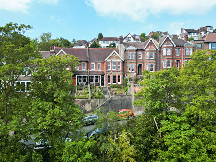 3 Bedroom Terraced House For Sale In Woodside Avenue, Brighton, BN1