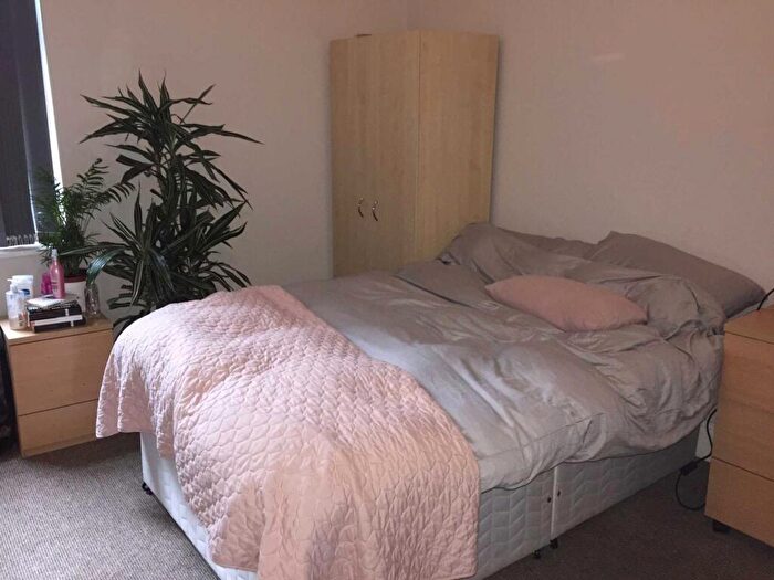 8 Bedroom Semi-Detached House To Rent In Victoria Road, Fallowfield, M14