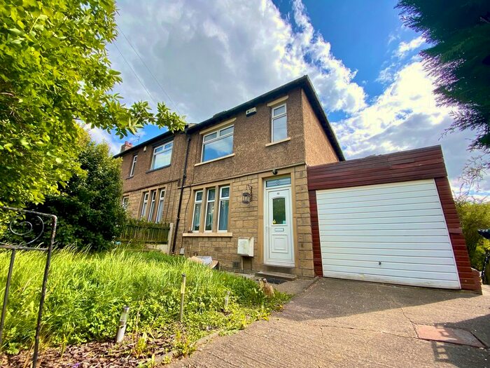 3 Bedroom Semi-Detached House To Rent In Lockwood Scar, Newsome, Huddersfield, HD4