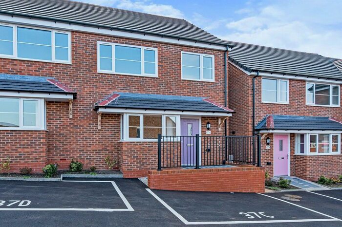 3 Bedroom Property To Rent In Cornwall Avenue, Oldbury, B68