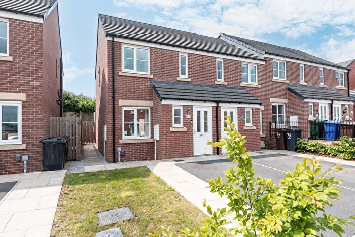 2 Bedroom Town House To Rent In Kestrel Avenue, Barnsley, S75